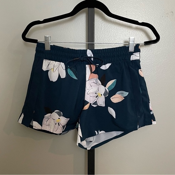 Athleta Printed Baja Short Coastal Floral Constellation Size 0 - Picture 1 of 6